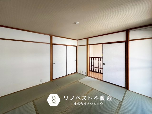 東大阪南上小阪の和室|約8帖の3階和室。
バルコニーに面した明るい和室です◎