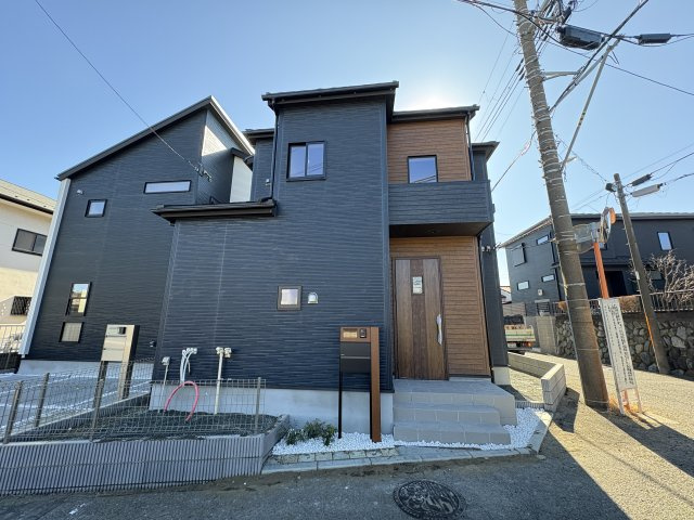 藤沢市羽鳥５丁目 ２号棟の外観|玄関側の様子