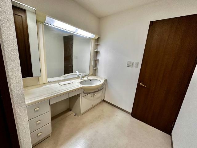 エンブレイス姫路下寺町の独立洗面台