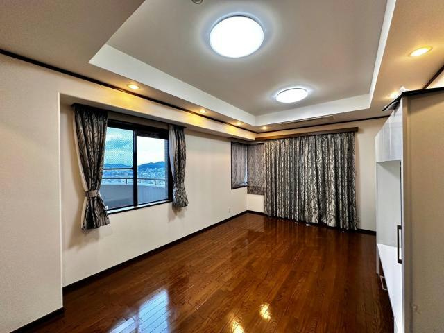 エンブレイス姫路下寺町の洋室