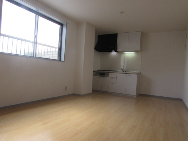 大仲売布メゾンドムールの居間・リビング