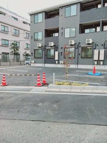 イーストフィールドⅡの駐車場|駐車場があるので、車を買う予定の方も安心です