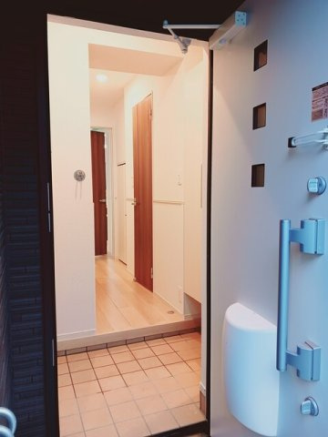 イーストフィールドⅡの玄関|きれいな玄関です