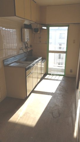 神陵台厚生年金4号棟　５Fのキッチン|お料理しやすいキッチンです