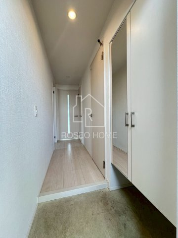 ブリエウメキタの玄関