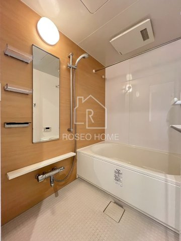 ブリエウメキタの浴室