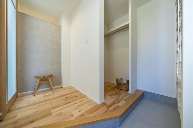 阿久比町大字宮津　エコタウン宮津E-8区画の玄関|玄関ホール（2025.5撮影）
※掲載の家具・小物等は含まれておりません。写真はイメージです。