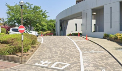 【外観】 | コート甲子園南1番館 | 車寄せのあるエントランス。荷物や人を下すのに便利ですね