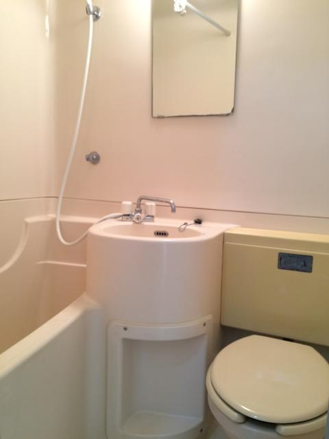 バス・トイレ同室です