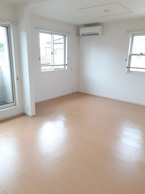 ガーデンハウス　エアリー　Ａの居間・リビング|居室・リビング