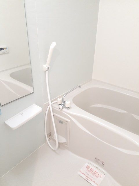 ガーデンハウス　エアリー　Ａの浴室|バス