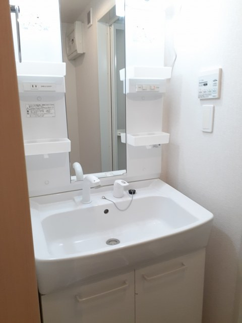 ガーデンハウス　エアリー　Ａの洗面所|洗面所