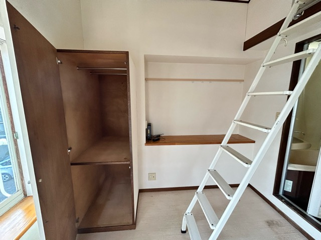 三鷹市牟礼３丁目のアパートの収納|清掃前です