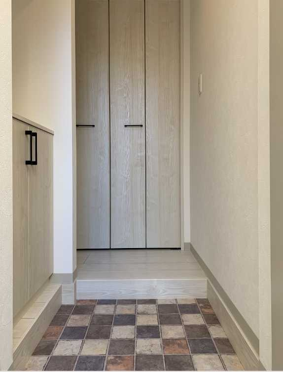 ソルナクレイシア桜新町　築浅　礼金0　メゾネットの玄関