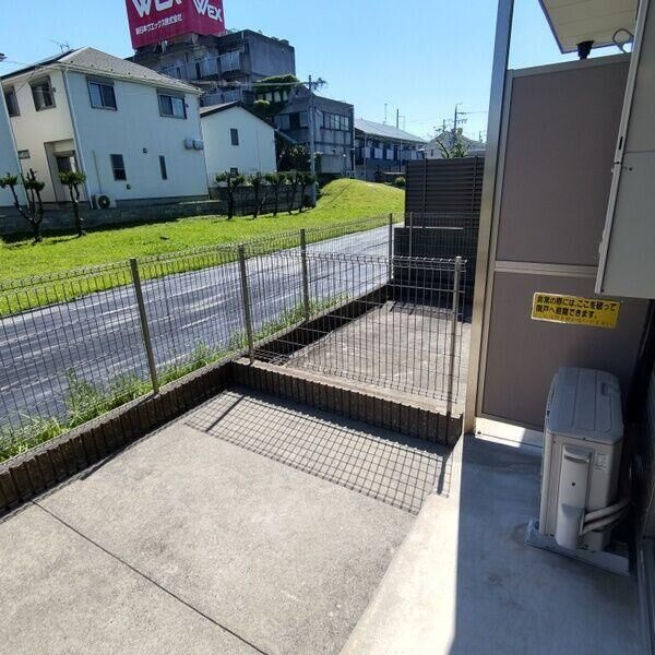 エスポワールツツミの駐車場