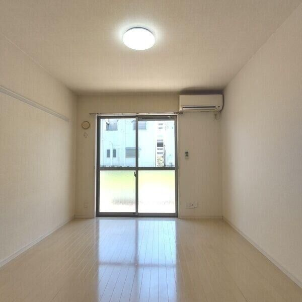 エスポワールツツミの居間・リビング