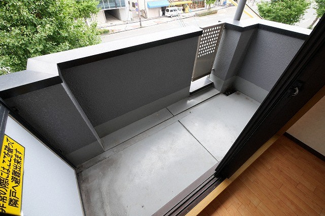 アドラブール西大阪のバルコニー