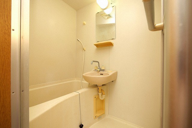 アドラブール西大阪の浴室