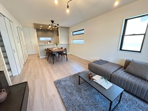 甲子園口5丁目　新築戸建の居間・リビング