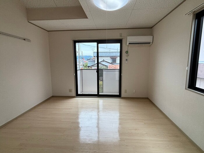 ルミエール柳の居間・リビング