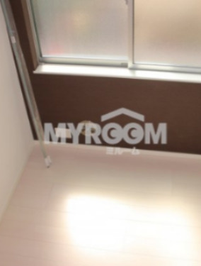 ル・メゾン中野新橋の居間・リビング|おしゃれなホワイト仕様☆(同一仕様写真)