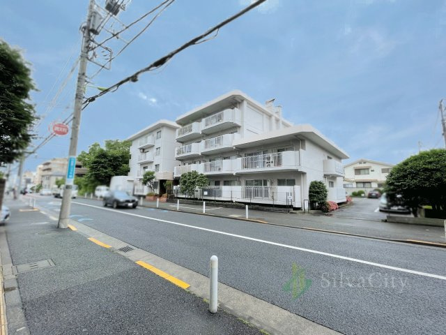 上用賀スカイマンションの外観