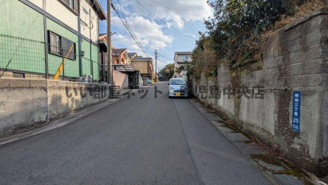 【前面道路含む現地写真】