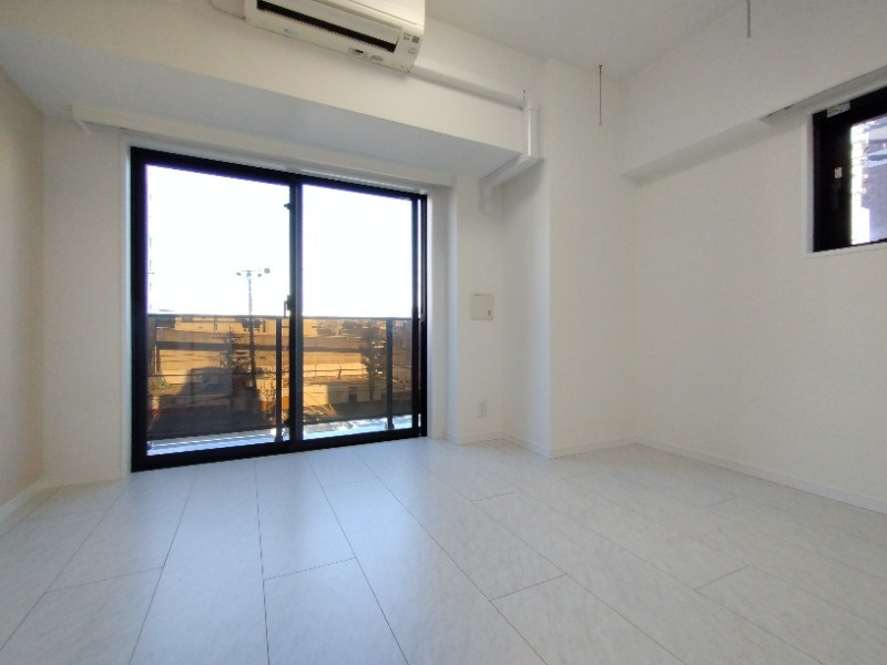 クレイシア西横浜の居間・リビング|白基調のお部屋♪