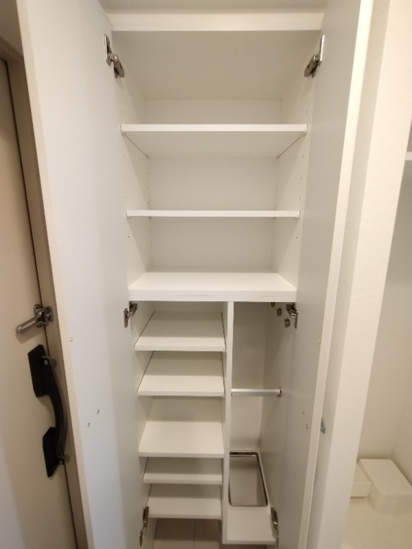 クレイシア西横浜の玄関|シューズボックスございます♪