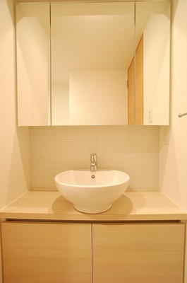 【洗面所】 | グランドコンシェルジュ錦糸町アジールコート | 使いやすい独立洗面台です