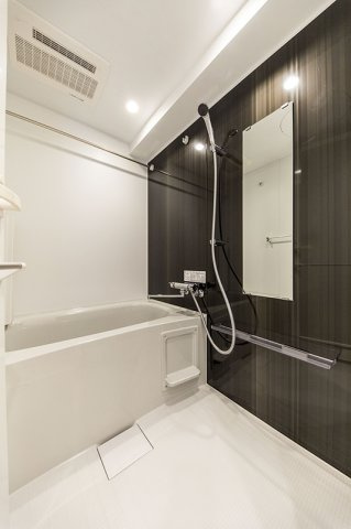 ライオンズフォーシア五反田の浴室