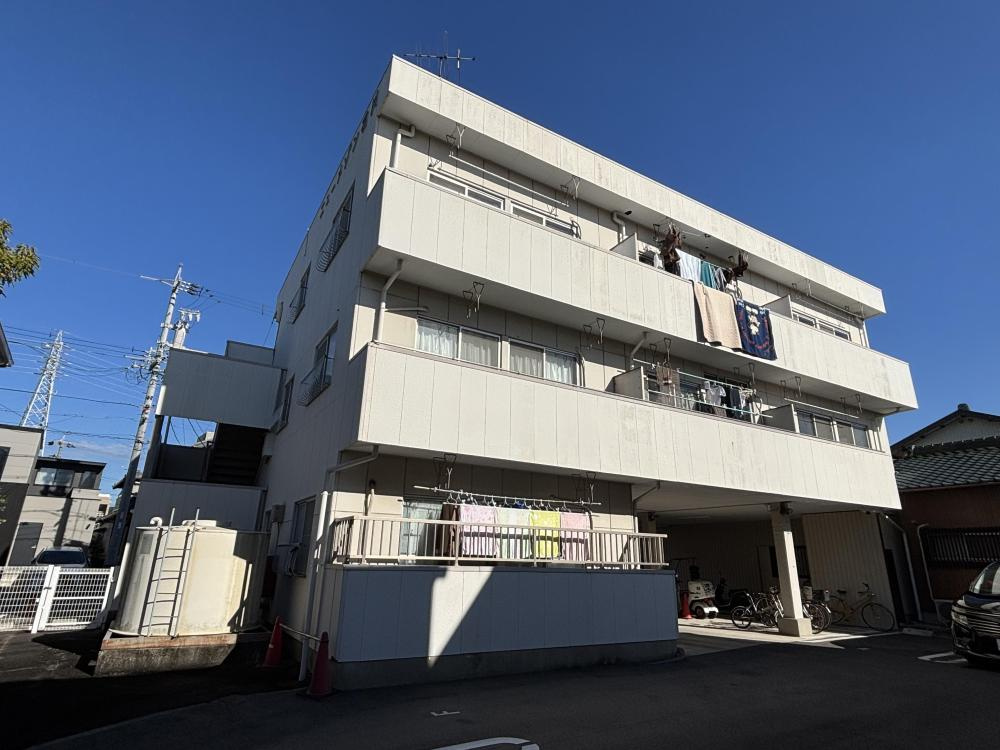ニューメゾン石川の外観
