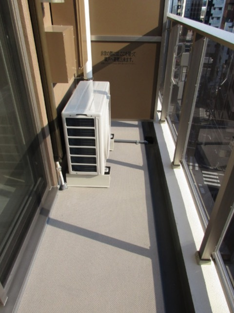 港区新橋５丁目の賃貸マンションのバルコニー