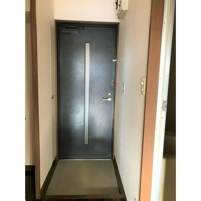 フローラ本駒込の玄関