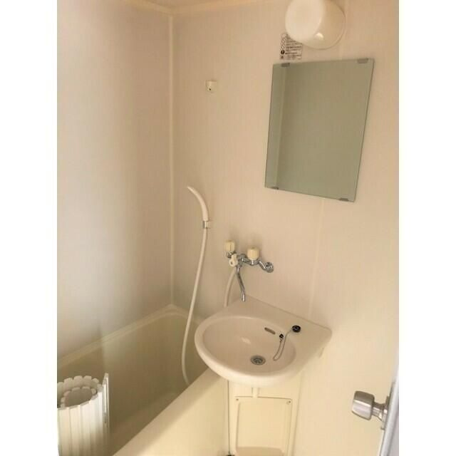 フローラ本駒込の浴室