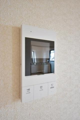 クレベール清水のセキュリティ|【防犯】オートロック、ＴＶモニター付きインターホン、防犯にも安心です♪