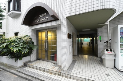 【エントランス】 | スカイコート向島第２ | ゆとりのあるエントランスです