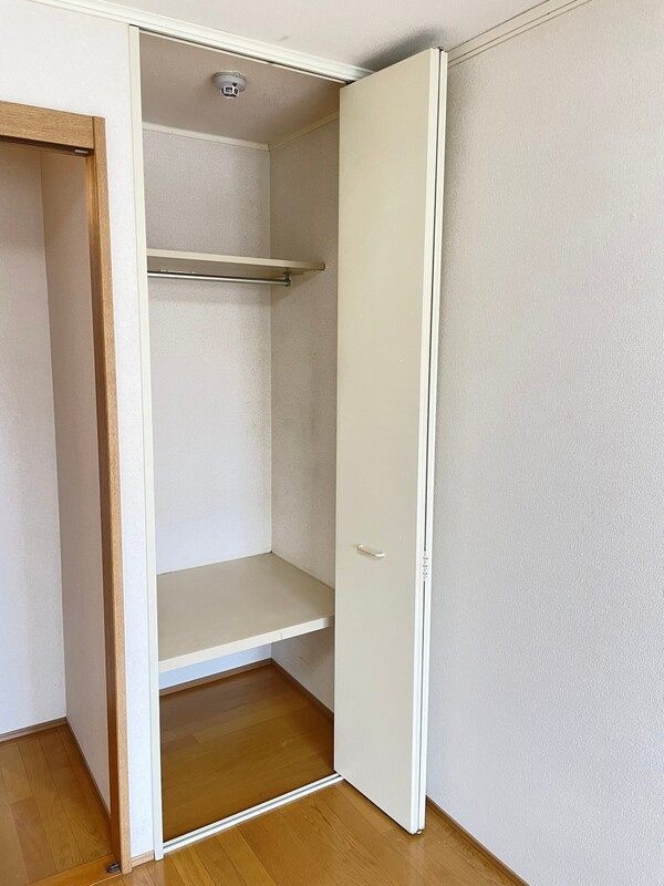 武蔵野市境南町３丁目のアパートの収納