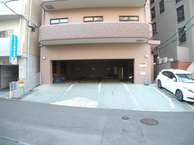 フォーサイト千歳の駐車場