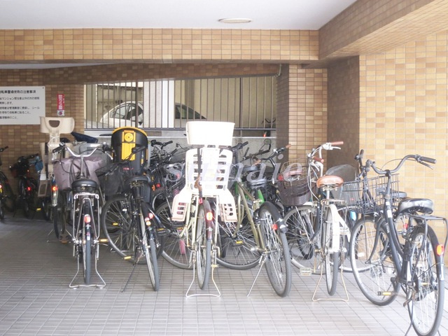 駒込グローリア初穂のその他共用部分|建物内に駐輪場あります