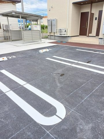 シエロガーデン柏崎Ａの駐車場