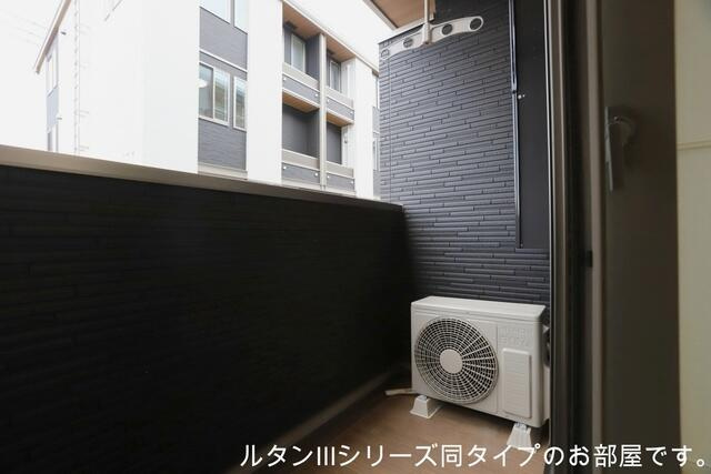 稲城市矢野口のアパートのバルコニー