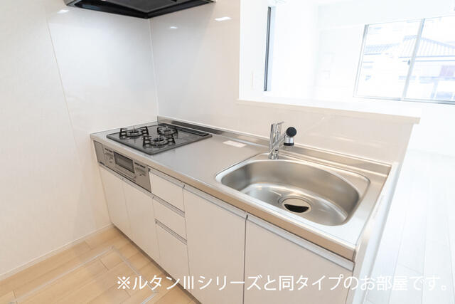 稲城市矢野口のアパートのキッチン