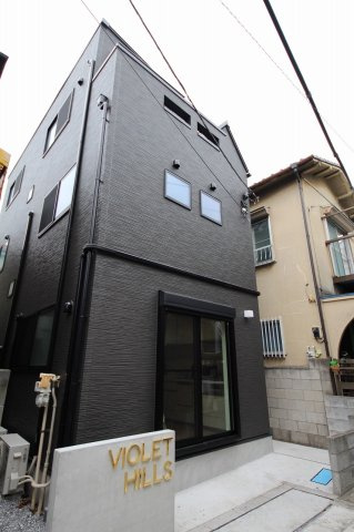 ぬこハウス堀切の外観|３階建てのシンプルなデザインの建物です。