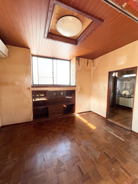 【中古】狭山市笹井２丁目中古住宅の居間・リビング|リビングスペースです