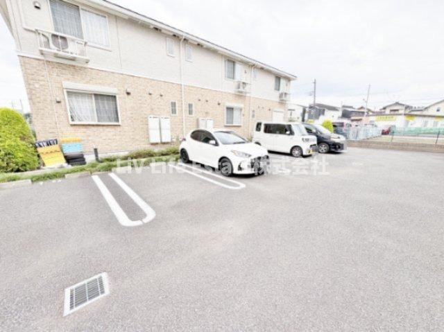 アヴェニューＢの駐車場