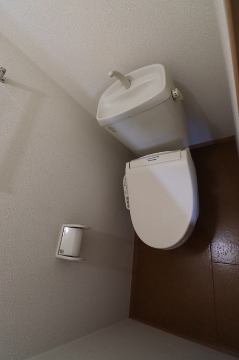 グランシャリオ21のトイレ|落ち着いた色調のトイレです