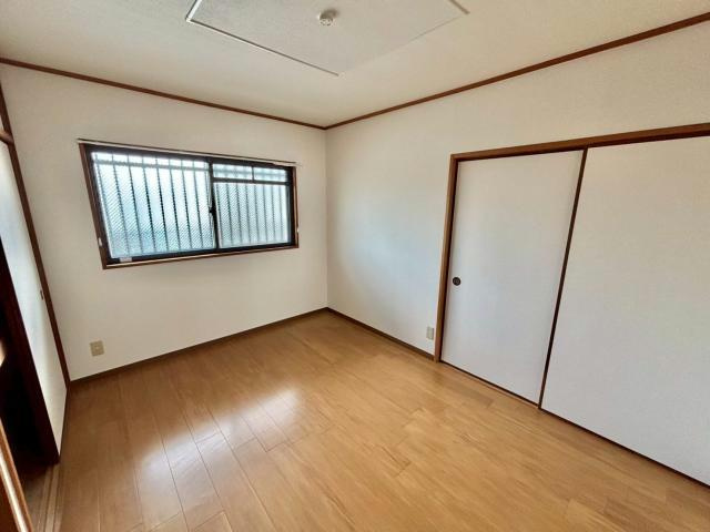 フラッツ・アイの洋室