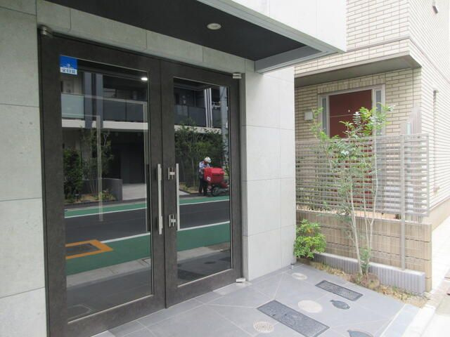 ユリカロゼ東武練馬のエントランス