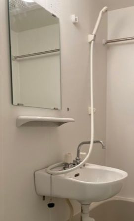 ピーオーザイル小岩の洗面所